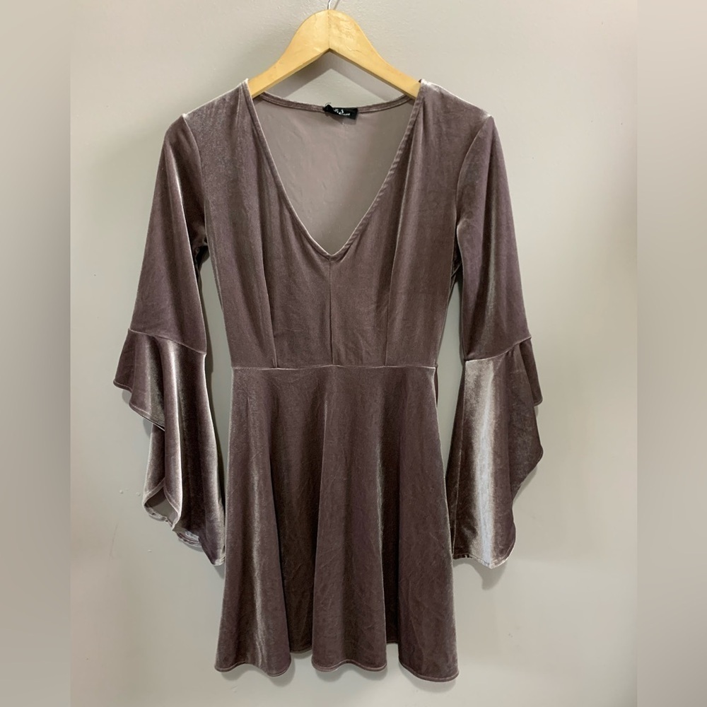 Studio Y Boutique  Velvet Bell Sleeve Dress  V-Neck Fit & Flare Mini Dress Boho